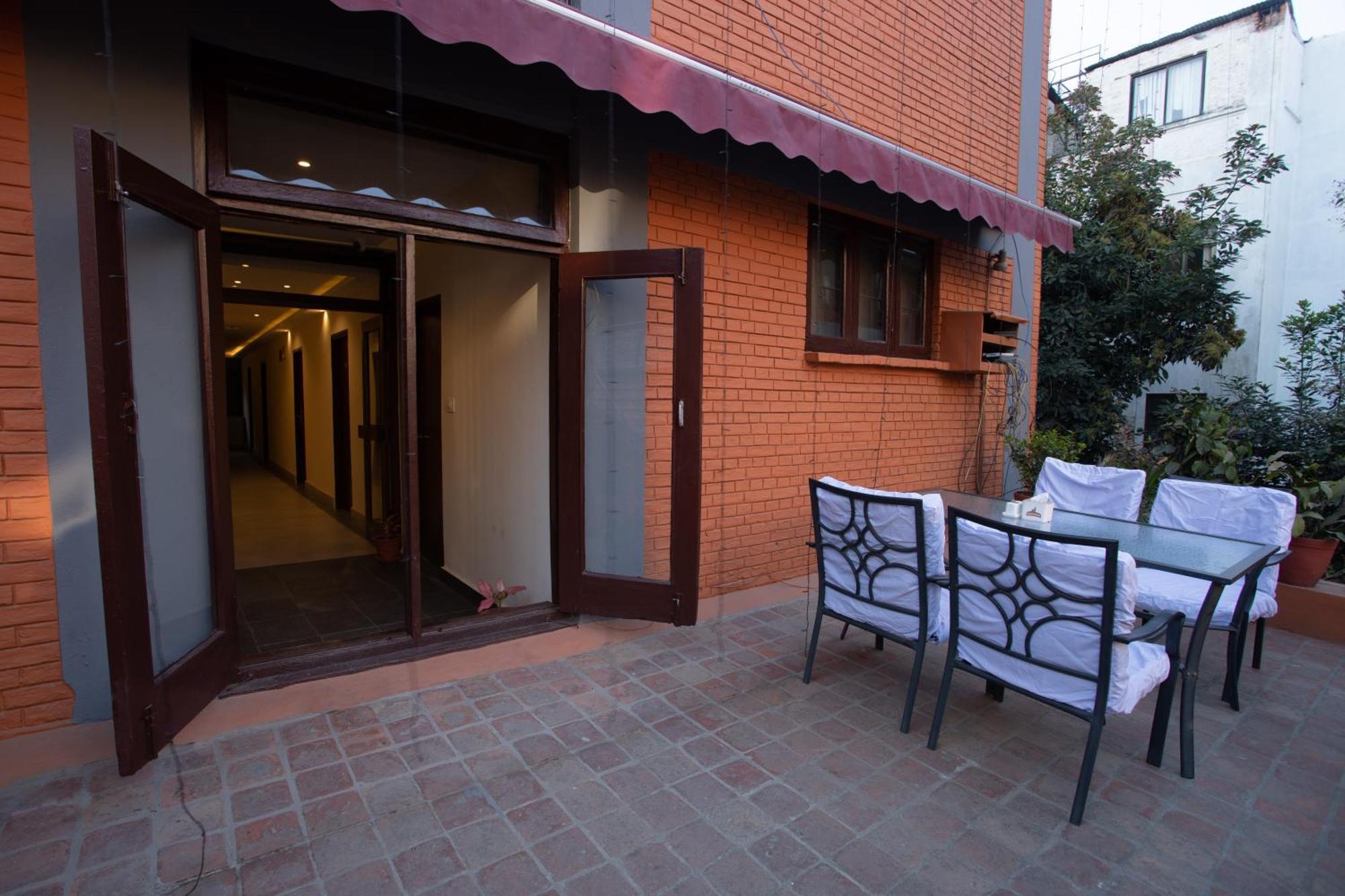 Aawas Boutique Hotel Катманду Екстериор снимка