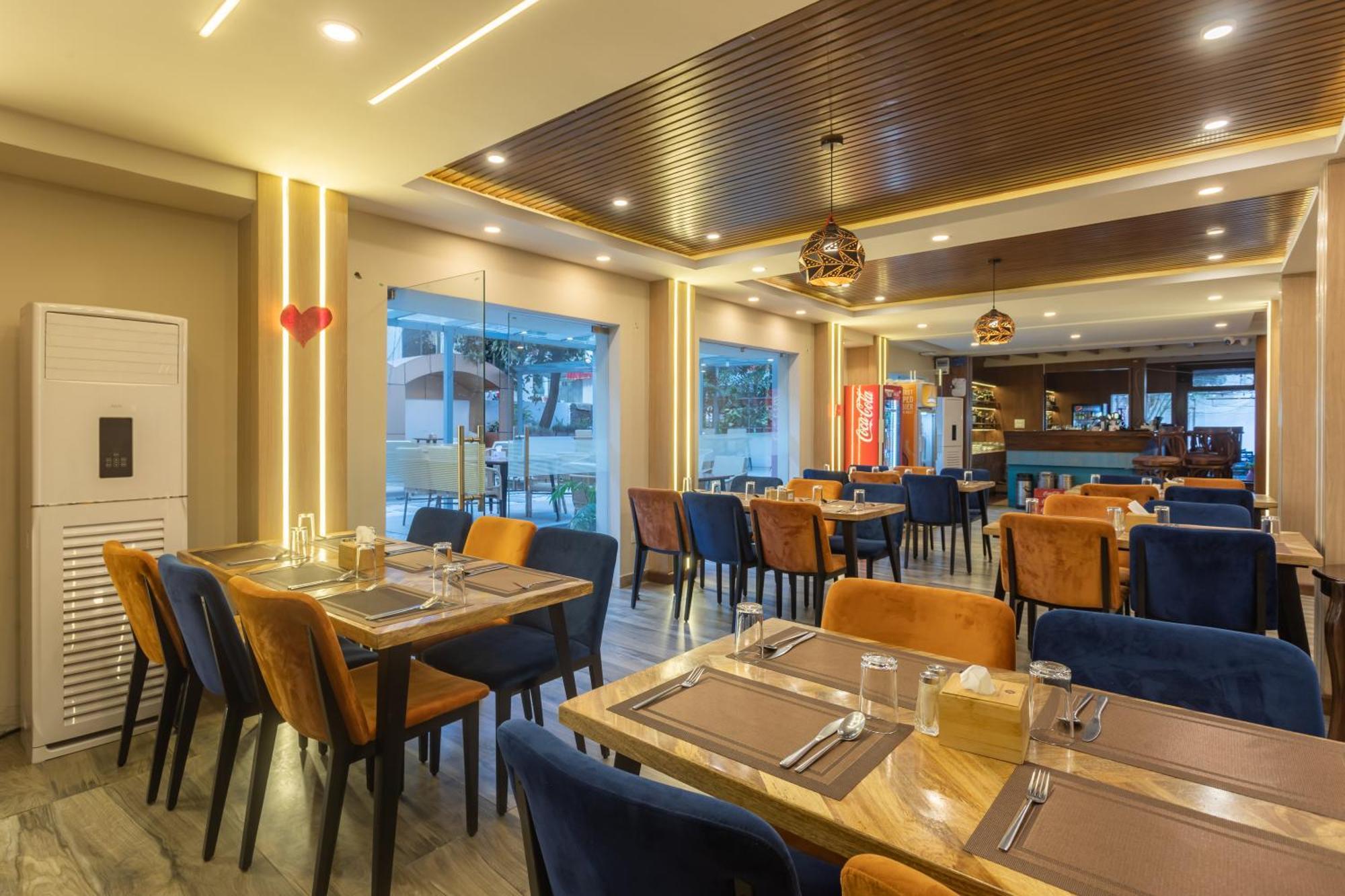 Aawas Boutique Hotel Катманду Екстериор снимка
